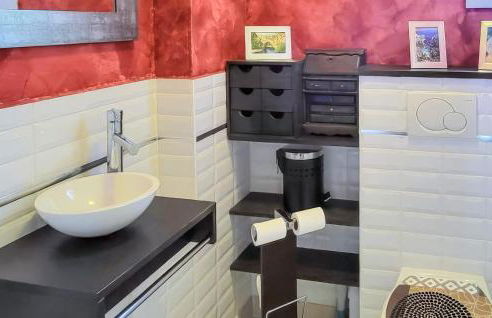 Beautiful Home In Mejannes-Le-Clap - Photo 21