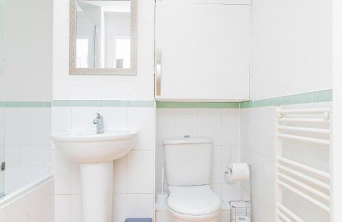 Contractors 4 Beds 2 BathroomsTown Centre Parking - Foto 23