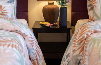 Comfy Chippenham Double Ensuite Home with Large Garden with Parking x 4 - Foto 23