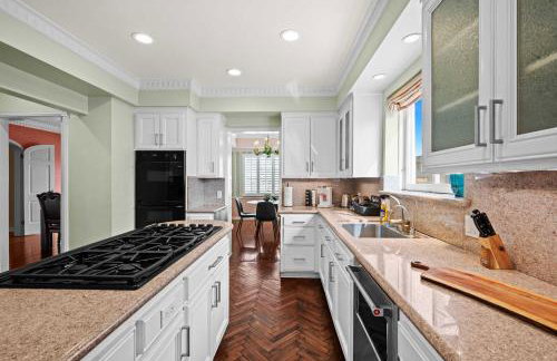 Spacious 5BR LA Villa with Pool Spa & Game Room - Foto 20