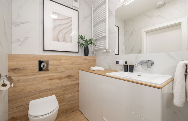 Coast Apartment With Terrace by Renters - Photo 40