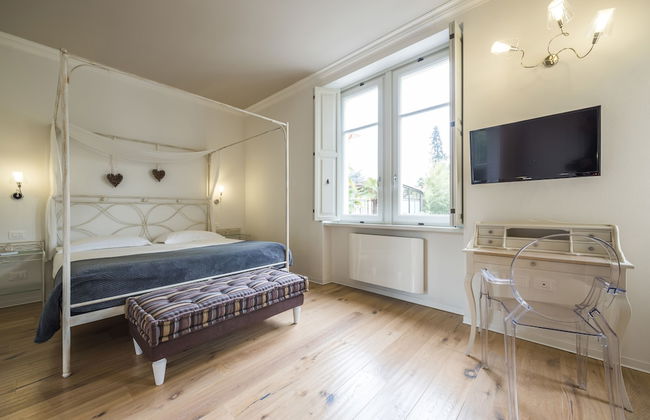 Villa Italia Luxury Suites and Apartments - Photo 11