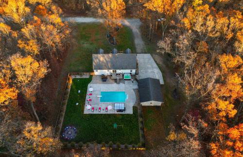 Pine & Paddle Getaway Game Room Hot Tub Pool - Foto 1