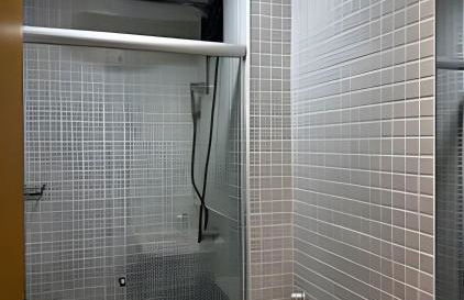 Lindo Studio em frente a praia - Foto 8