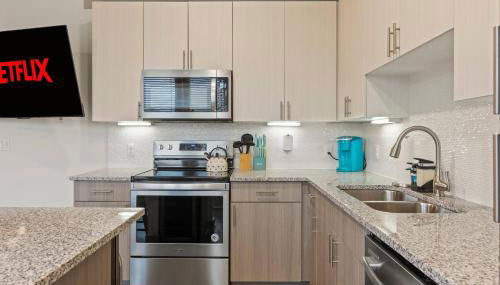 Studio with Patio, Pool, Gym, Parking & Queen Bed - Foto 5, Other