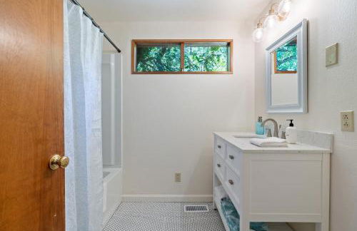 The Riverfront Retreat-Woods Landing - Foto 21