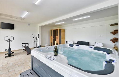 Cozy Home In Krasic With Sauna - Foto 6