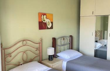 Η Αυλή - Photo 31