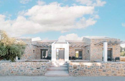 PETRINO FOINIKOUNTA - Foto 1