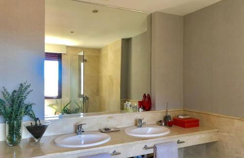 Precioso chalet en Santa Cruz con piscina - Foto 7