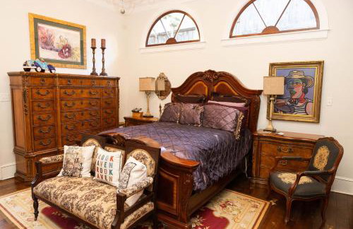 The Dollhouse - 3 Bed, 2 Bath, Walk to Downtown - Foto 28