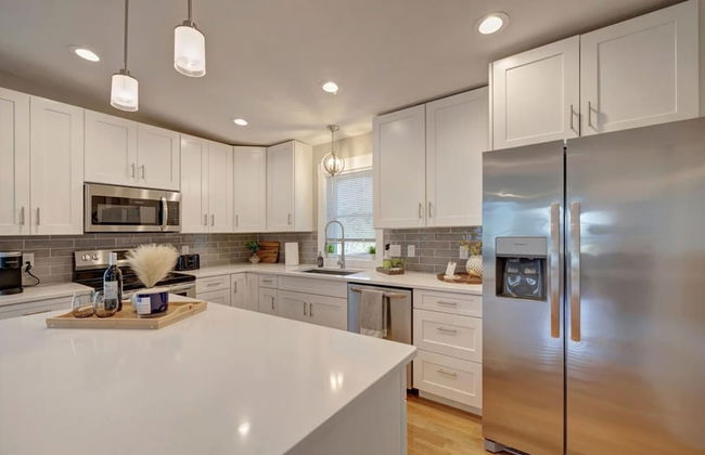 Fall Festivities - 4BR Home by IU Stadium Bloomington Bliss - Foto 16