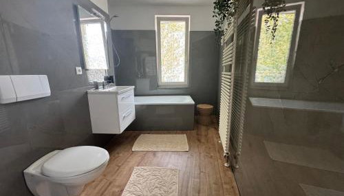 SuperHosts PARKPLATZ - Zentrum - TERRASSE - King-Bett - NETFLIX - Foto 4