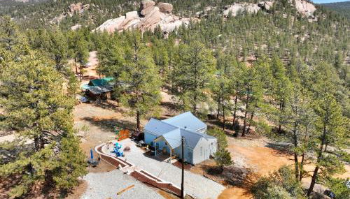 Timeless Pineview Cottage Hot Tub & Pet Friendly - Foto 3