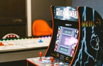 Vibrant Forest Retreat - Game Room, Spa, Fire Pit - Sleeps10 - Foto 7