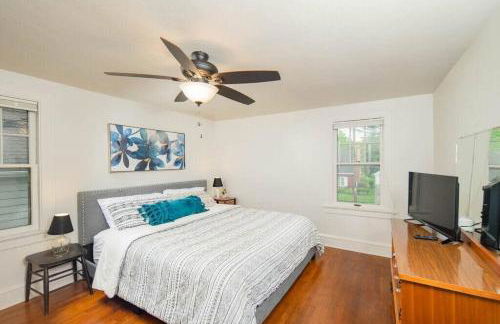 Family Brick House Charm - 4 br 3 bath - Foto 8