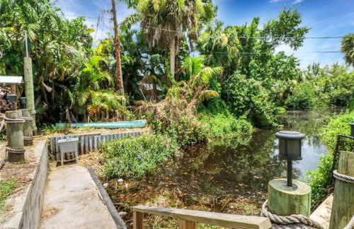 3 bed 2 bath pool house with water access - Foto 29