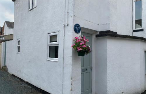 Artists Cottages Artists Loft near Hornbeam Park Free Parking - Photo 12
