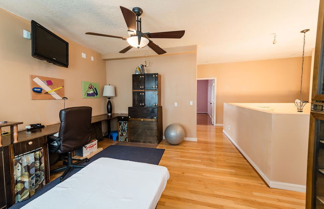 Chic Renovated Oasis: Disney & Universal Nearby 4 Bedroom Home by RedAwning - Foto 35