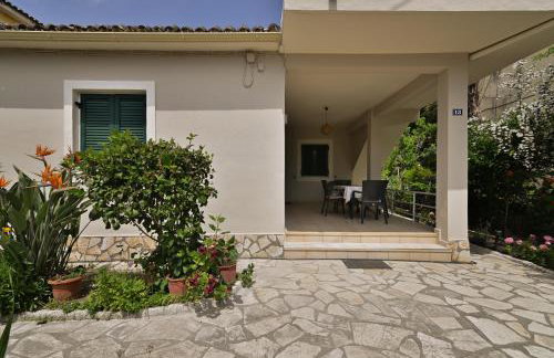 Niki's Garden House - A beautiful 2 bedroom house - Foto 17