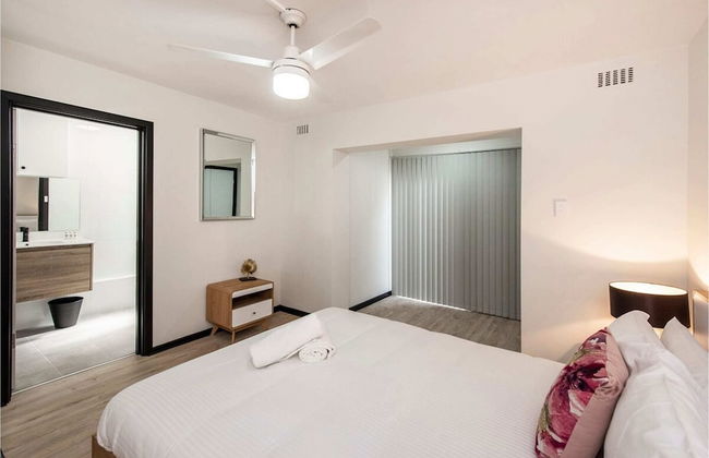 Convenient 1BR Apartment Close to Foreshore & Cbd - Foto 1