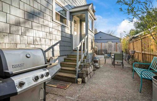 Charming Home in Inner Southeast Portland - Photo 24