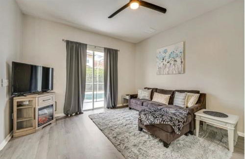 Relax, Recharge, and Explore from Tuscan Hills! - Photo 2