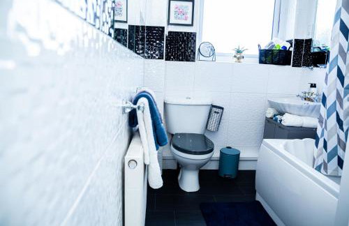 Stunning 3Bedroom Home Ideal for Long & Short Stay - Foto 10