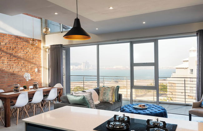 The Bond Square - Photo 1