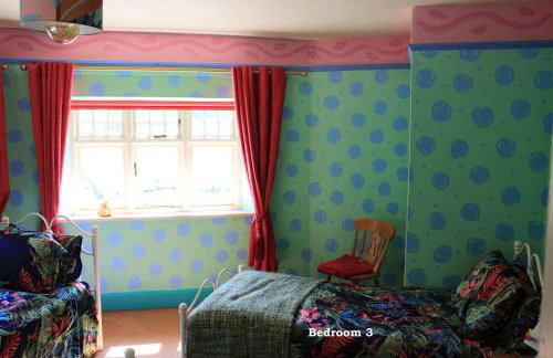 Historic Pike House with Beautiful Garden - Photo 32