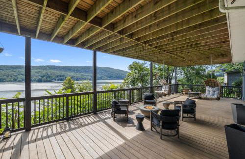 Lakeview Villa with Private Hot Tub, Firepit & Spacious Decks with Breathtaking Cliff Views - Foto 15