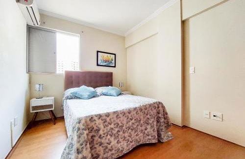 Apto 2 quartos, centro, garagem, ar condicionado - Foto 17