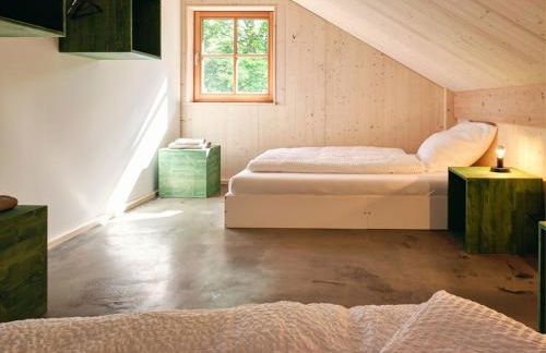 Altkreut Festenhof, Linde und Kastanie, 2 große FeWos für Gruppen bis 19 Personen ruhig und naturnah, 60 Min von München - Foto 16