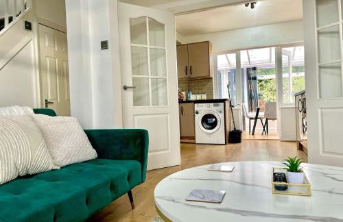 Stunning 3 Bedroom House Near Birmingham Airport and NEC - Foto 2