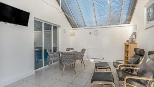 The Beeches - Photo 4