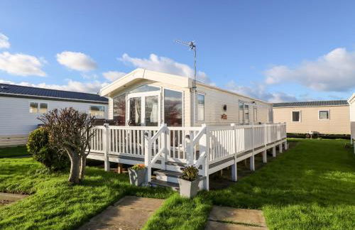 Snape Lodge - Photo 3