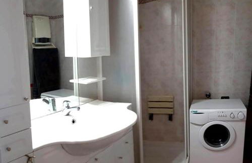 Studio vue mer, balcon face port de Garavan, plage et gare à pied - Foto 9