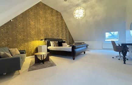 Spacious 2-Bedroom Duplex with Jacuzzi Bath and Free Gated Parking - Foto 20