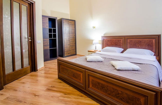 Rent Kiev Maidan Nezalezhnosti - Photo 1