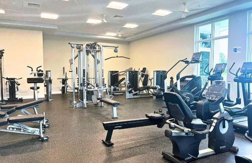 Dreamy Condo 2 minute walk to Beach w King Size Bd - Foto 34