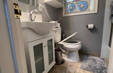 Lakewood beautiful 2 bedrooms with huge backyard - Photo 13