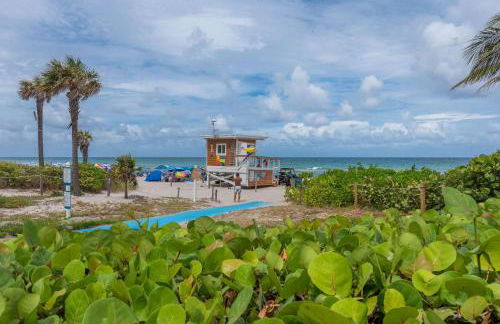 Luxury Living on the Beach with Resort Amenities - Photo 28