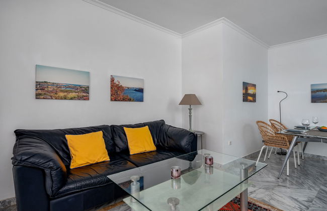 2 bedroom Apartment in Marbella with swimming pool - Photo 7