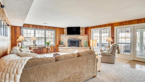 Lake of the Ozarks Haven with Decks, Dock and Kayaks! - Foto 3