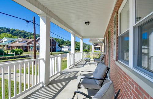 Walk to Ritter Park Renovated Home Near Marshall! - Foto 24