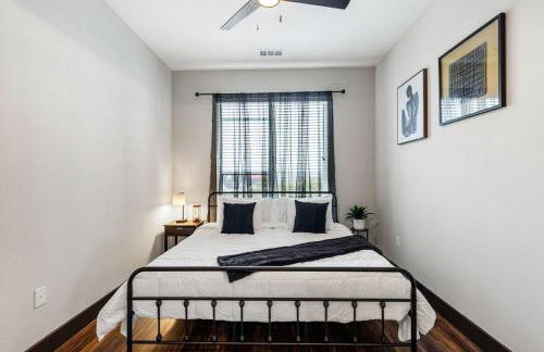 12 Min to Downtown with Pool, Balcony and Free Parking - Foto 20