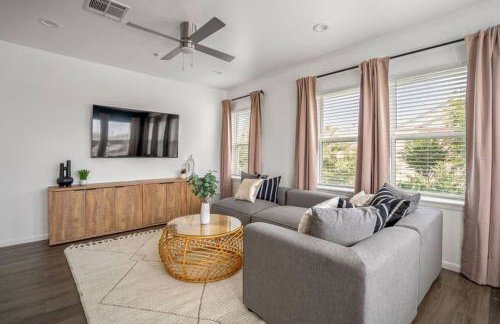 Spacious Apartment with Gated Parking Near Med Ctr - Foto 20