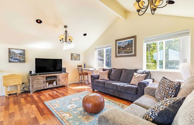 Harborview Getaway by Avantstay Walk to Beach - Photo 18