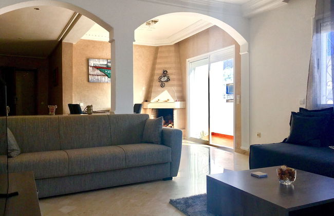 Luxurious Apartment with Private Garden - Photo 1