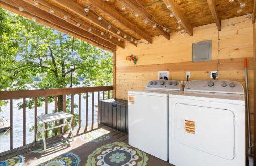 Pet Friendly A Frame w/ Private Dock & Great Lake Views - Foto 31